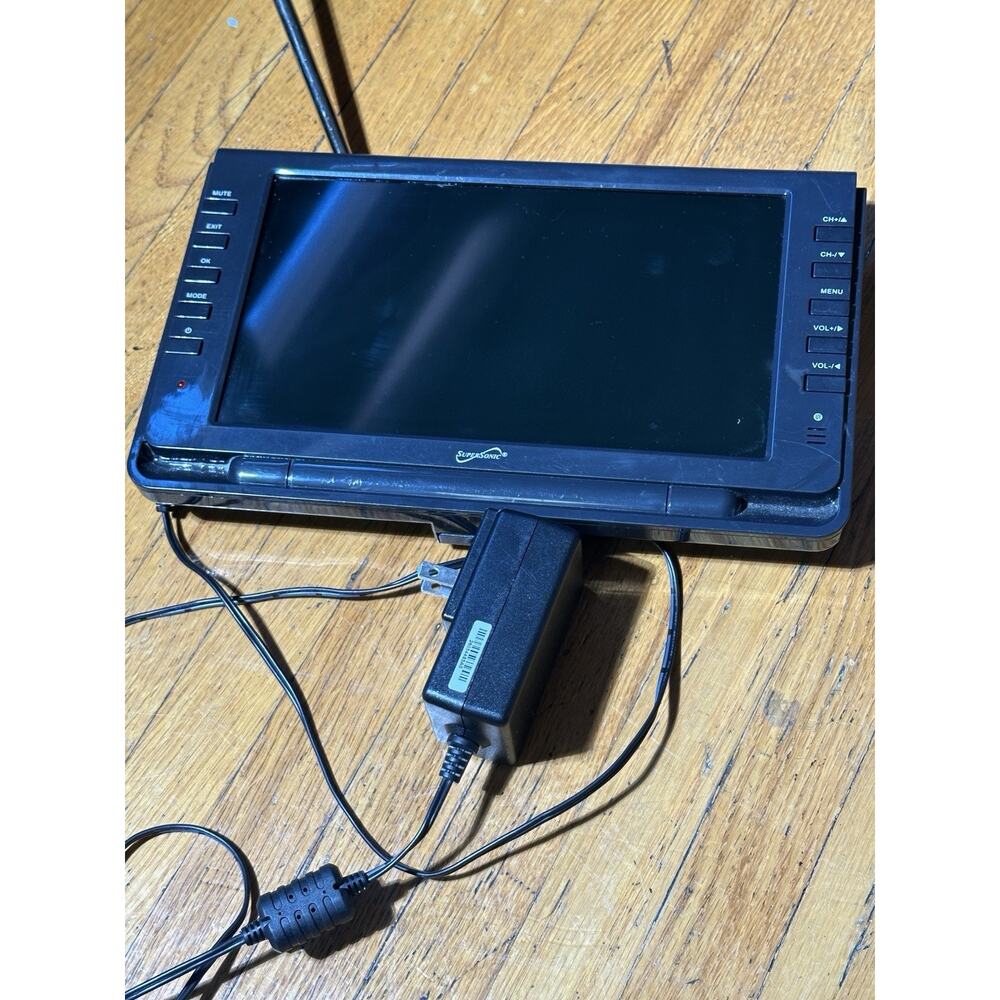 Supersonic SC-499 9" Portable Rechargeable Digital LCD TV AC/DC Compatible